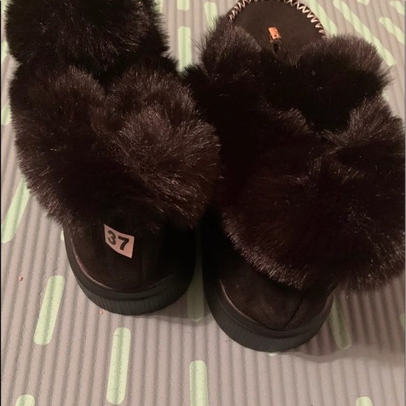 Soled Fur Slippers - Picture 2 of 3